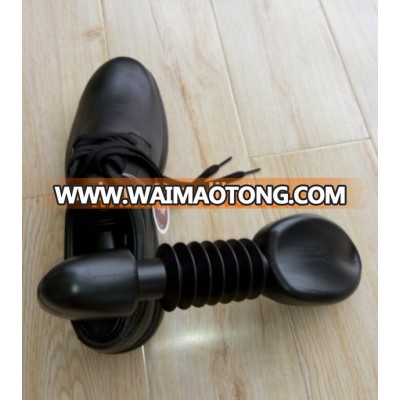 2017 hot sale plastic adjustable black shoe trees